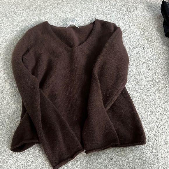 Sarah Spencer Brown Sweater - Picture 1 of 2